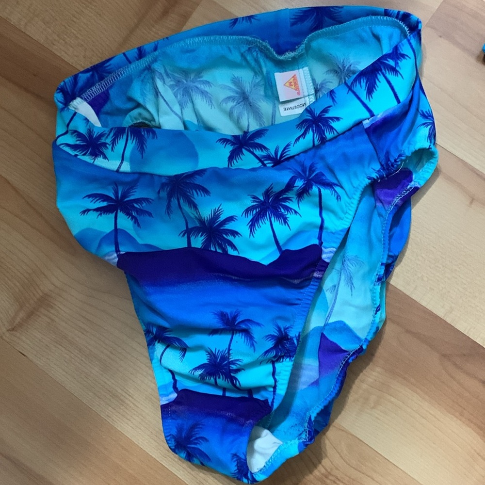 Venus bikini size medium - Picture 5 of 7